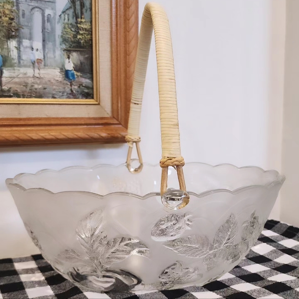 Vintage Oval Glass Fruit Bowl  with Handle- 11.5" x 9